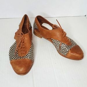 Jeffrey Campbell Prospector Oxfords Lace Size 8.5